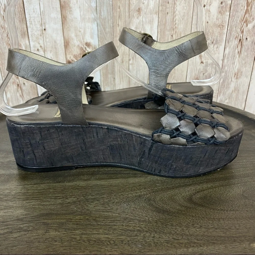 Bernardo Tooled Vachetta Leather Cork Platform Wedge Sandal Size 7‎ Women